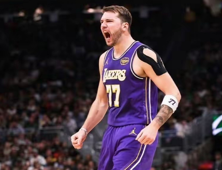 华体会官网-申京轰33+9+6仍无缘今日最佳！对不起，你碰到创纪录的东契奇了