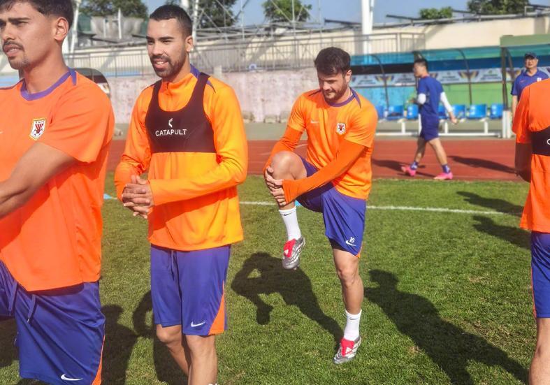 华体会入口-泰山对二雷太宽容了！洛佩斯把彭啸练出来了，1米91中场空降青岛